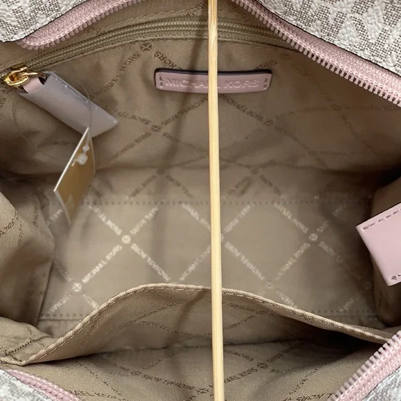 MICHAEL KORS MIRELLA SMALL
SHOPPER TOP ZIP XBODY POWDER
BLUSH MULTI SIGNATURE - Picture 11 of 15